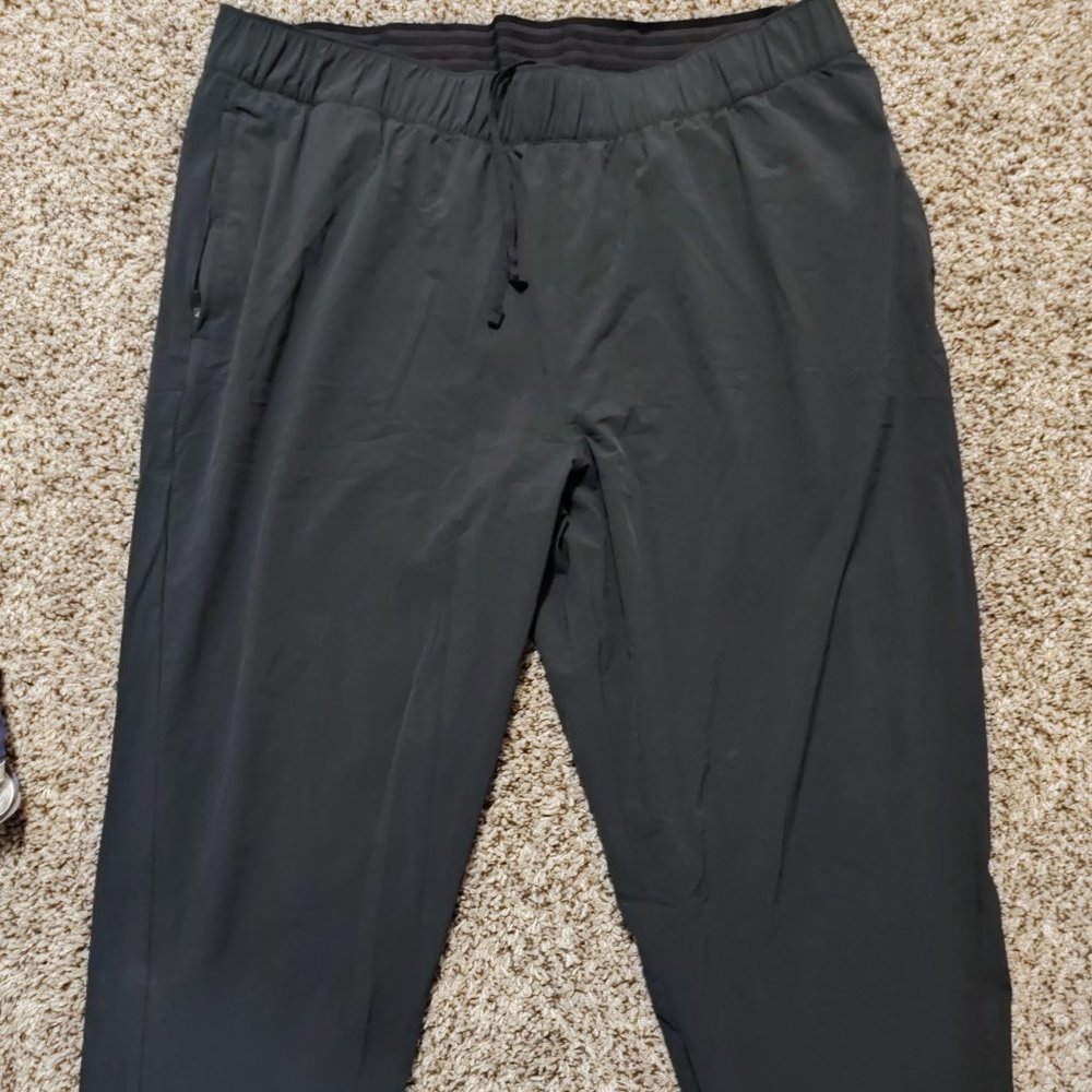 Nike Drifit Joggers XL